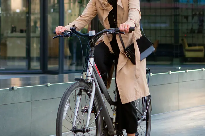 自転車に乗っている様子