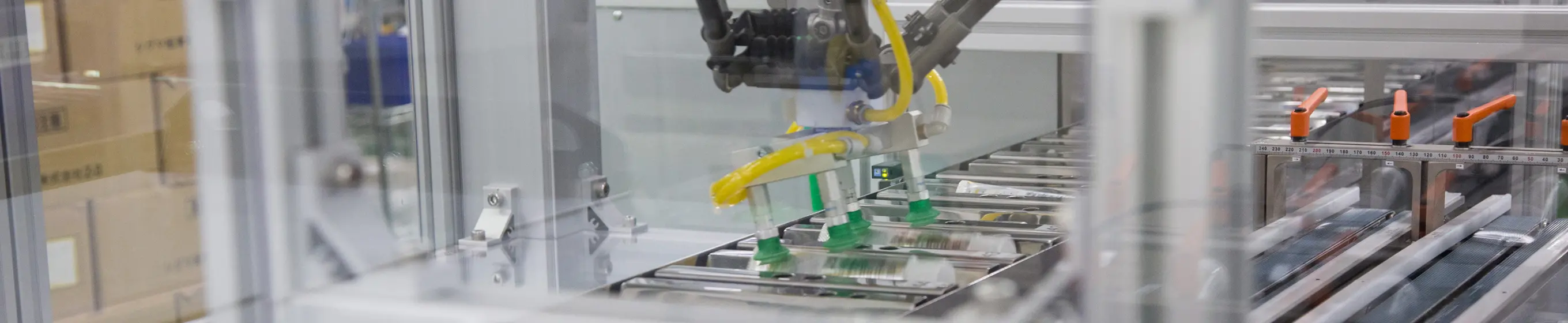 工場での作業の様子