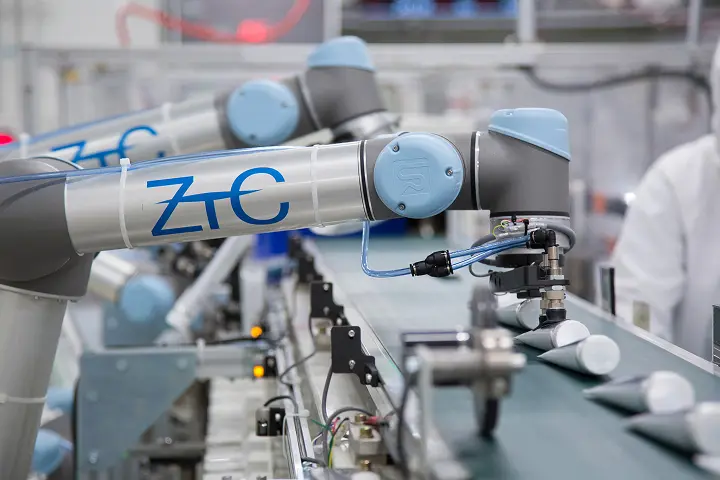 工場の機材の画像